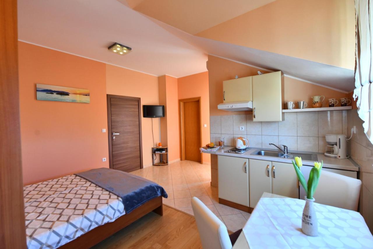 Apartments Villa Miranda Водице Экстерьер фото